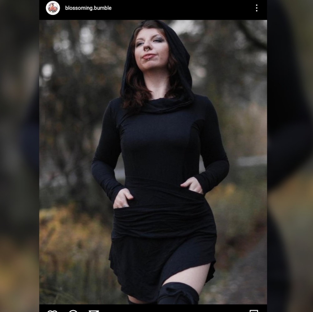 Blossoming Bumble Foxglove Tunic